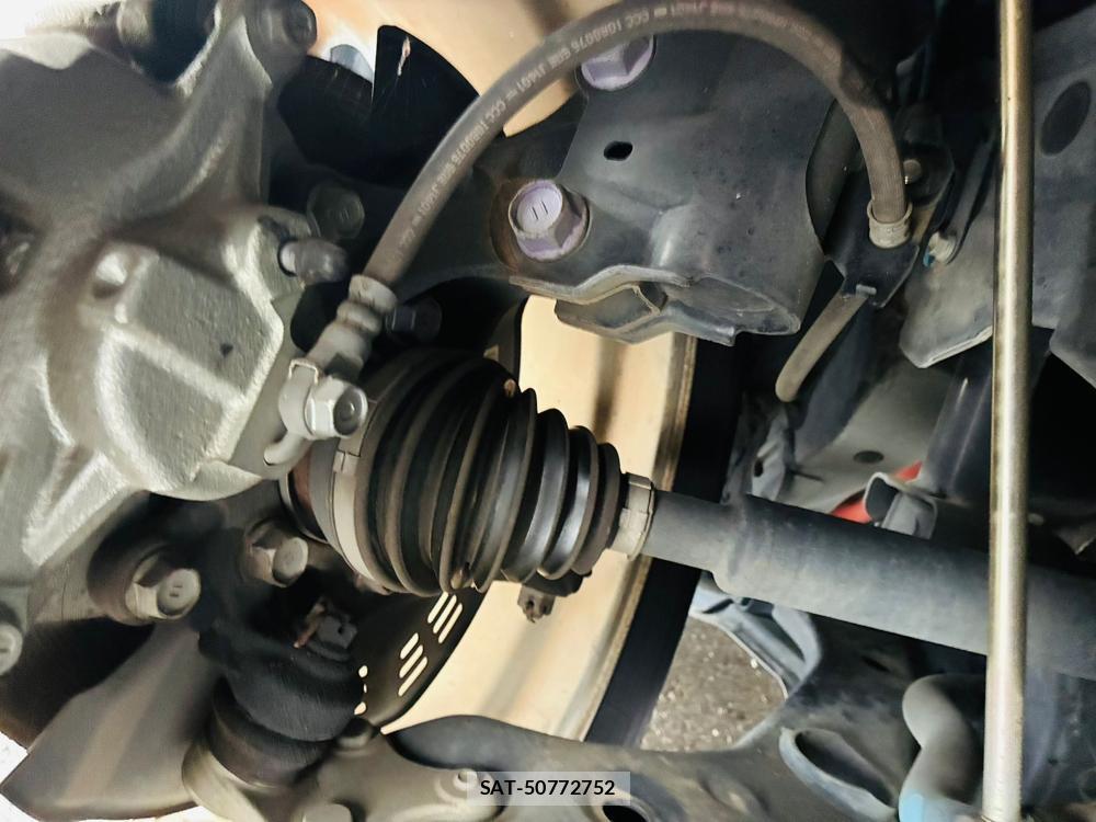 Toyota C-HR 2017-02 8544995-36