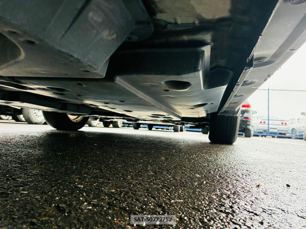 Toyota C-HR 2017-02 8544995-38