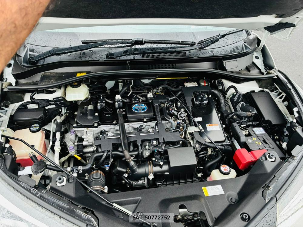 Toyota C-HR 2017-02 8544995-39