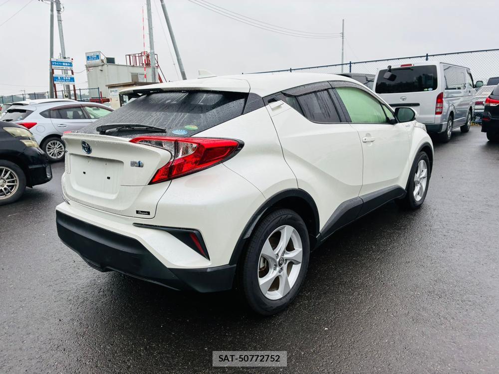 Toyota C-HR 2017-02 8544995-4