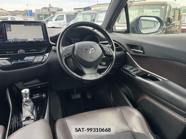 Toyota C-HR 2017-12 8626153-14