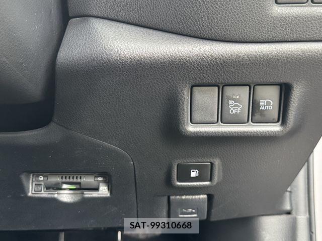 Toyota C-HR 2017-12 8626153-18