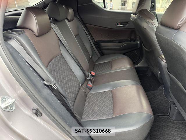 Toyota C-HR 2017-12 8626153-23