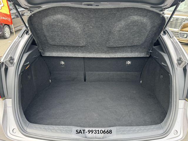 Toyota C-HR 2017-12 8626153-24