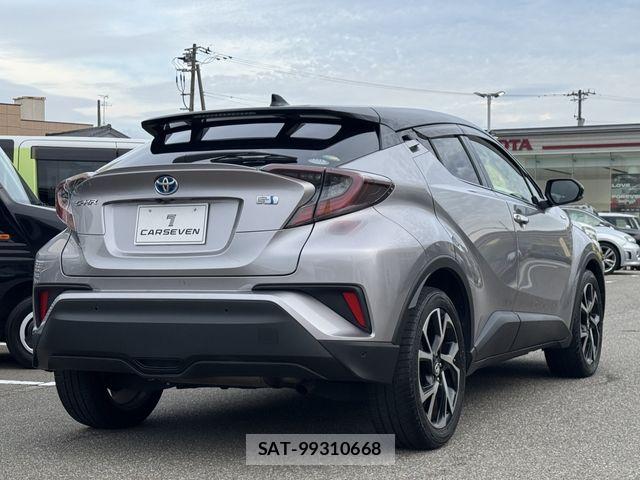 Toyota C-HR 2017-12 8626153-5