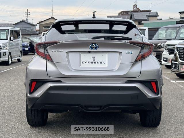 Toyota C-HR 2017-12 8626153-6