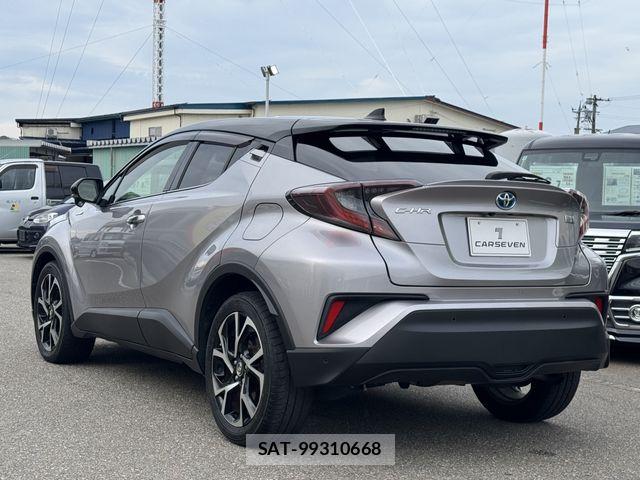Toyota C-HR 2017-12 8626153-7