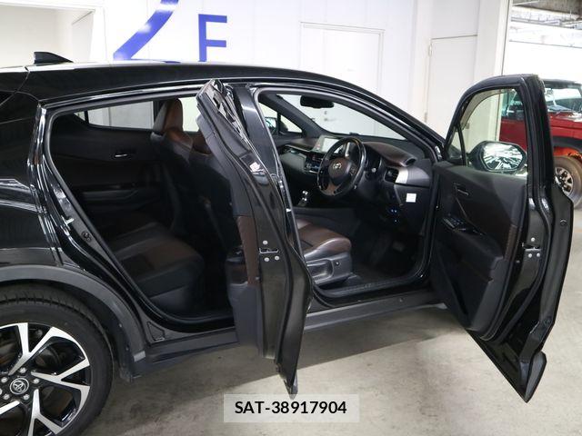 Toyota C-HR 2017-04 8626145-10