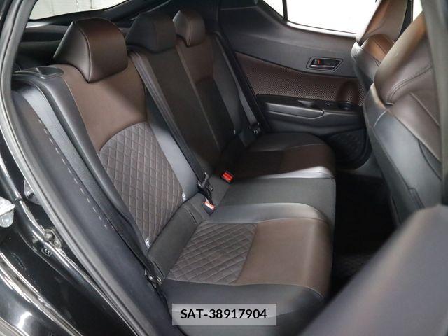 Toyota C-HR 2017-04 8626145-12