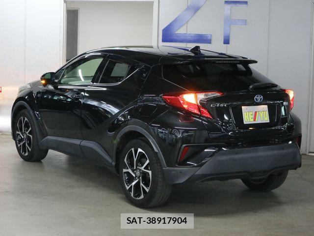 Toyota C-HR 2017-04 8626145-6