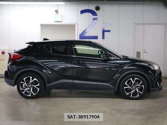 Toyota C-HR 2017-04 8626145-7