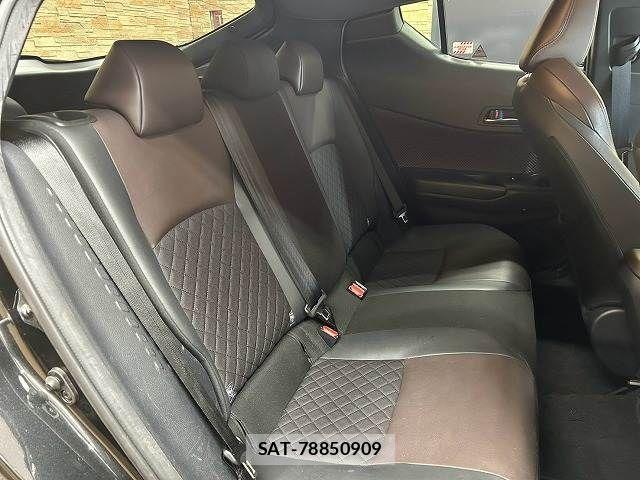 Toyota C-HR 2017-07 8626146-11