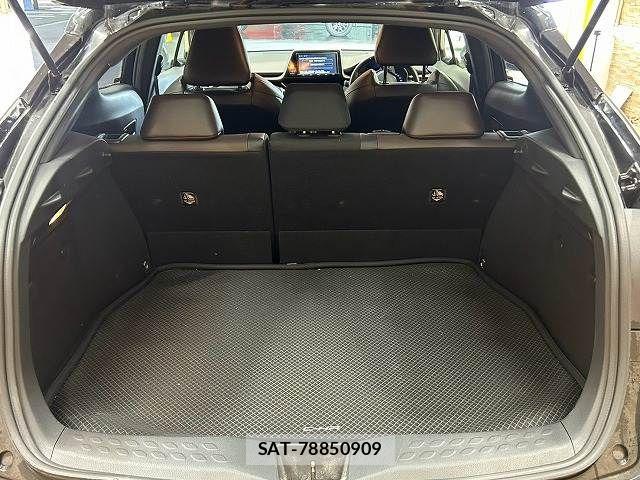Toyota C-HR 2017-07 8626146-12