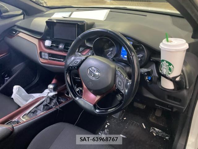 Toyota C-HR 2018-12 8626140-9