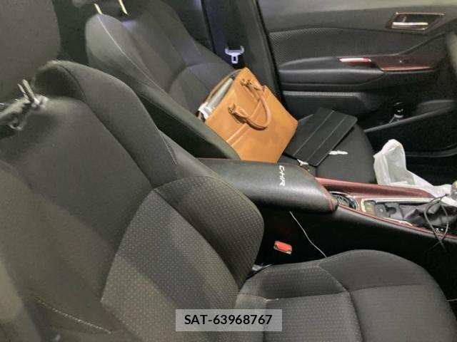 Toyota C-HR 2018-12 8626140-10