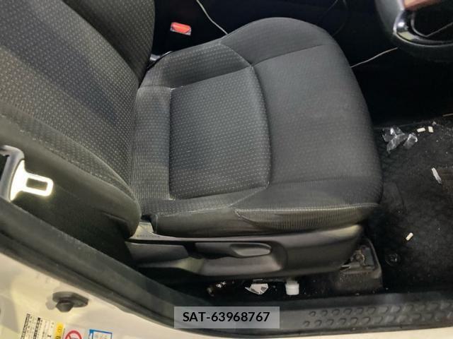 Toyota C-HR 2018-12 8626140-11