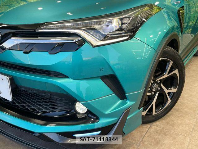Toyota C-HR 2016-12 8658399-11