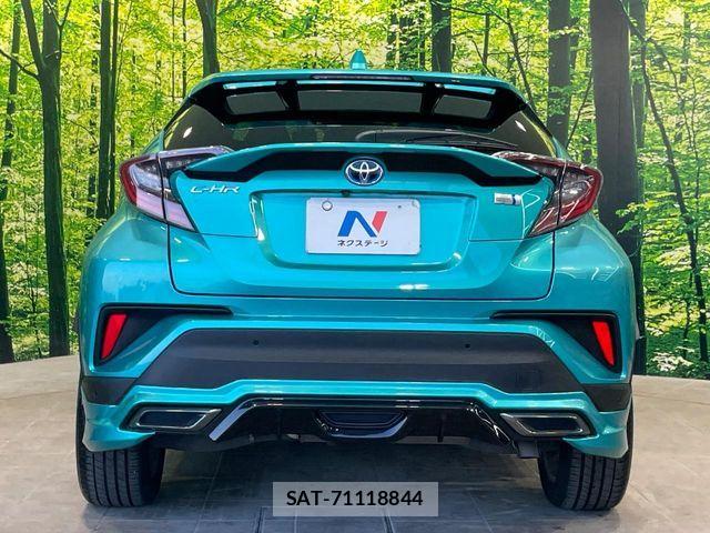Toyota C-HR 2016-12 8658399-14