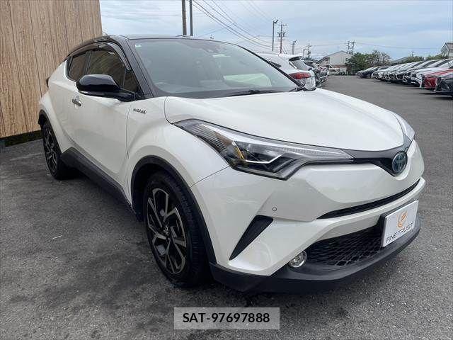 Toyota C-HR 2017-11 8658402-14
