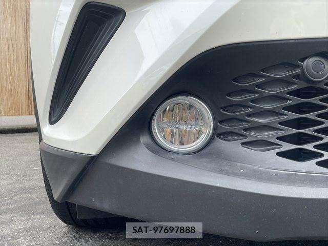 Toyota C-HR 2017-11 8658402-22