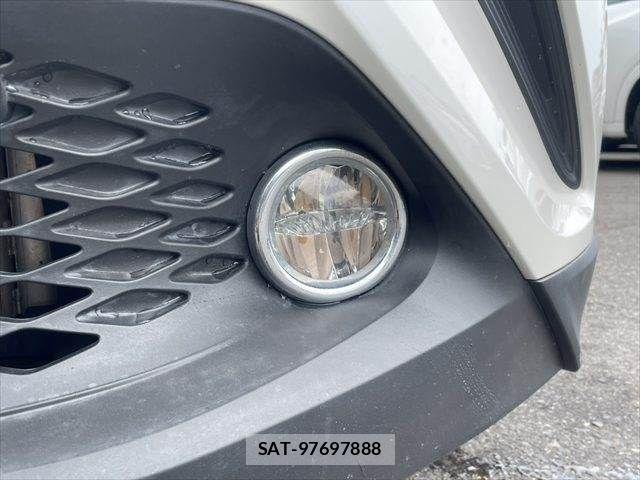 Toyota C-HR 2017-11 8658402-23