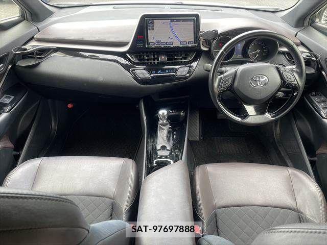 Toyota C-HR 2017-11 8658402-2