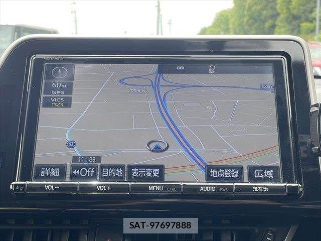 Toyota C-HR 2017-11 8658402-3