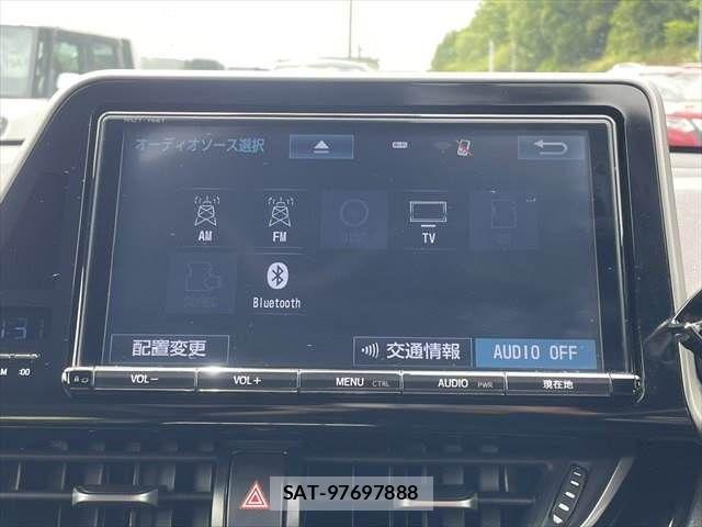 Toyota C-HR 2017-11 8658402-4