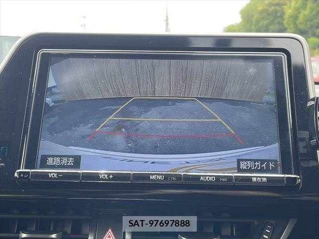 Toyota C-HR 2017-11 8658402-5