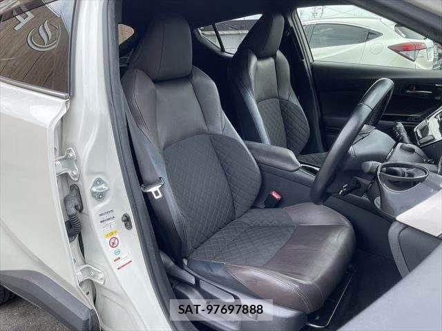Toyota C-HR 2017-11 8658402-6