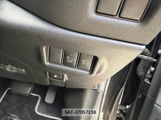 Toyota C-HR 2018-06 8658404-14