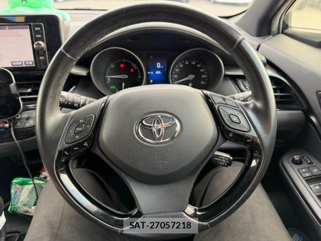 Toyota C-HR 2018-06 8658404-19
