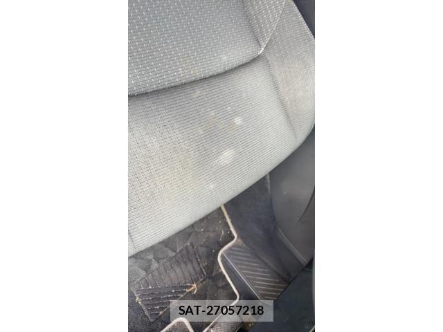 Toyota C-HR 2018-06 8658404-26