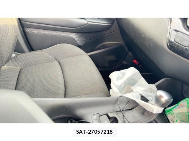 Toyota C-HR 2018-06 8658404-27