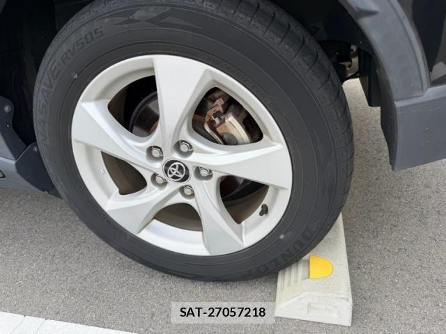 Toyota C-HR 2018-06 8658404-6
