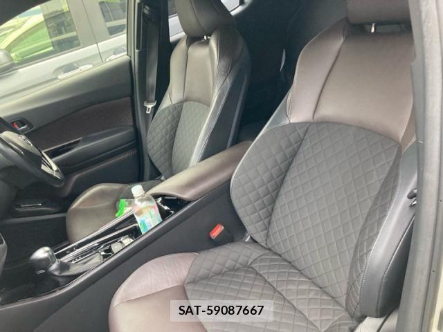 Toyota C-HR 2018-06 8658400-9