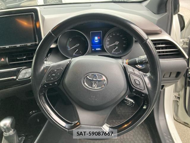 Toyota C-HR 2018-06 8658400-13