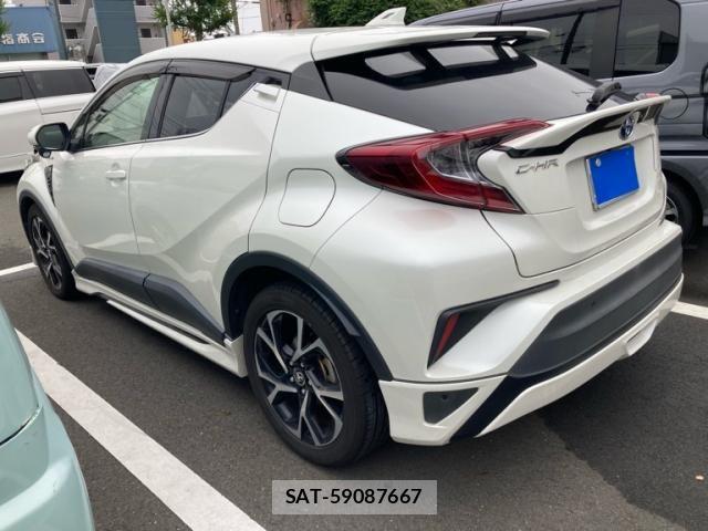 Toyota C-HR 2018-06 8658400-4