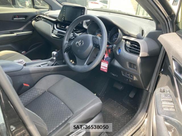 Toyota C-HR 2020-10 8658401-9