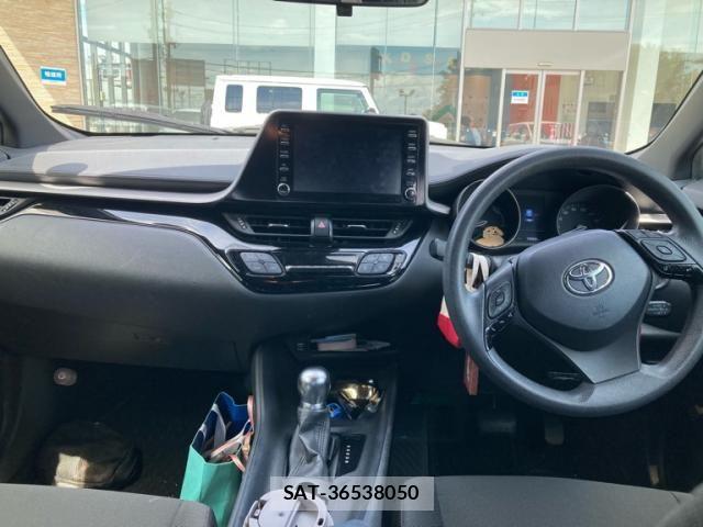Toyota C-HR 2020-10 8658401-10