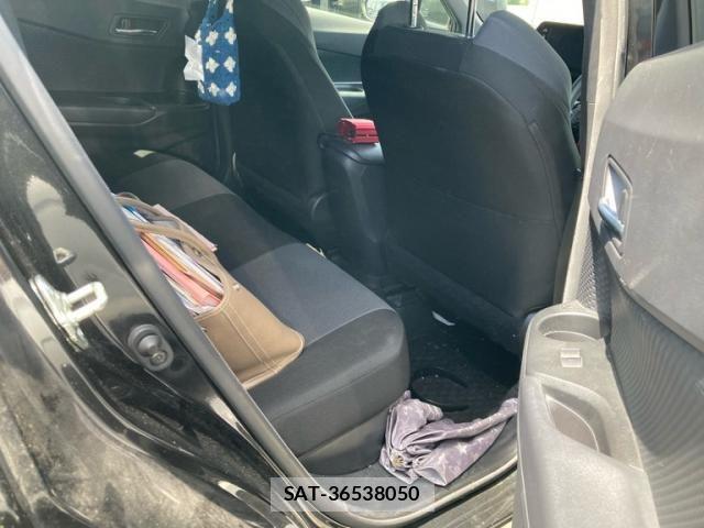 Toyota C-HR 2020-10 8658401-11