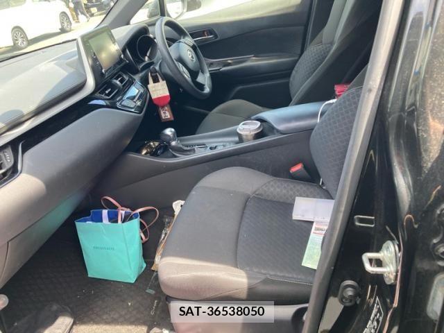 Toyota C-HR 2020-10 8658401-14