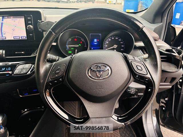 Toyota C-HR 2017-11 8665933-10