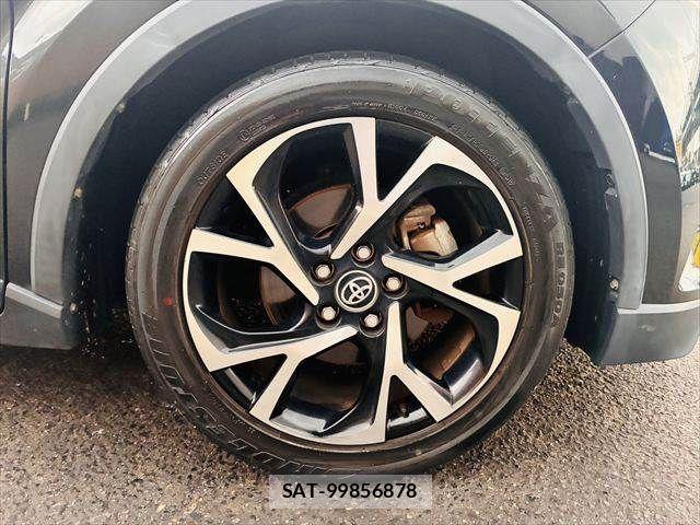 Toyota C-HR 2017-11 8665933-13