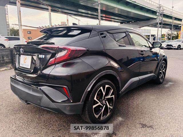 Toyota C-HR 2017-11 8665933-17