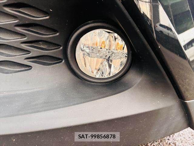 Toyota C-HR 2017-11 8665933-23