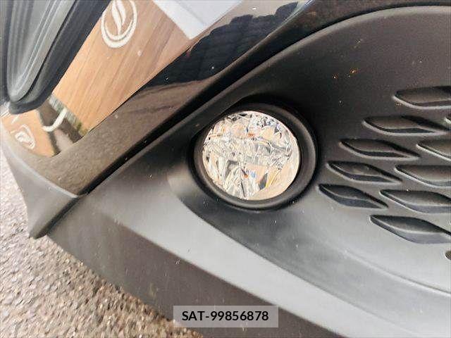 Toyota C-HR 2017-11 8665933-24