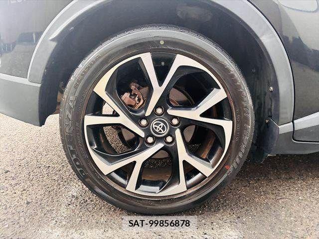 Toyota C-HR 2017-11 8665933-27