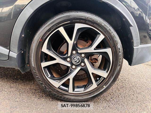 Toyota C-HR 2017-11 8665933-28