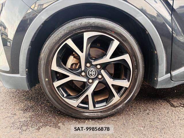 Toyota C-HR 2017-11 8665933-29
